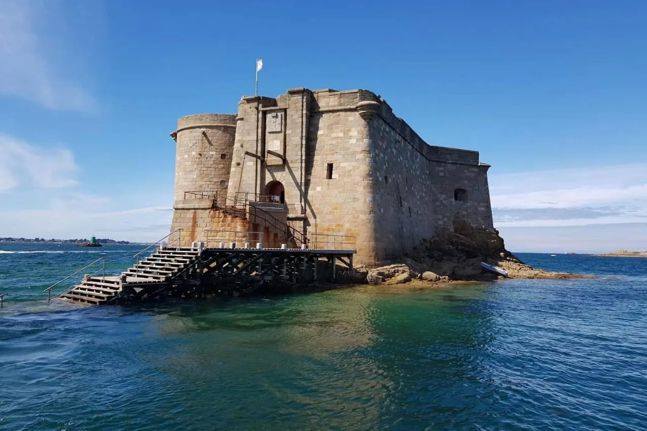 Longere Renovee Avec Acces Direct A La Mer Guimaec Holiday home